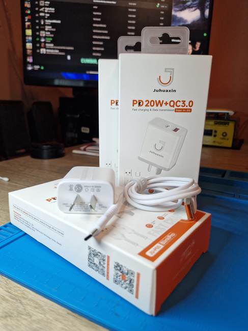 Cargador Juhuaxin PD 20W + QC3.0