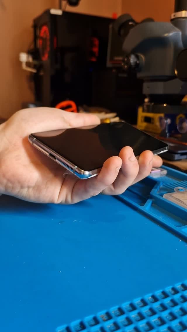 Limpieza del conector de carga, portada del video